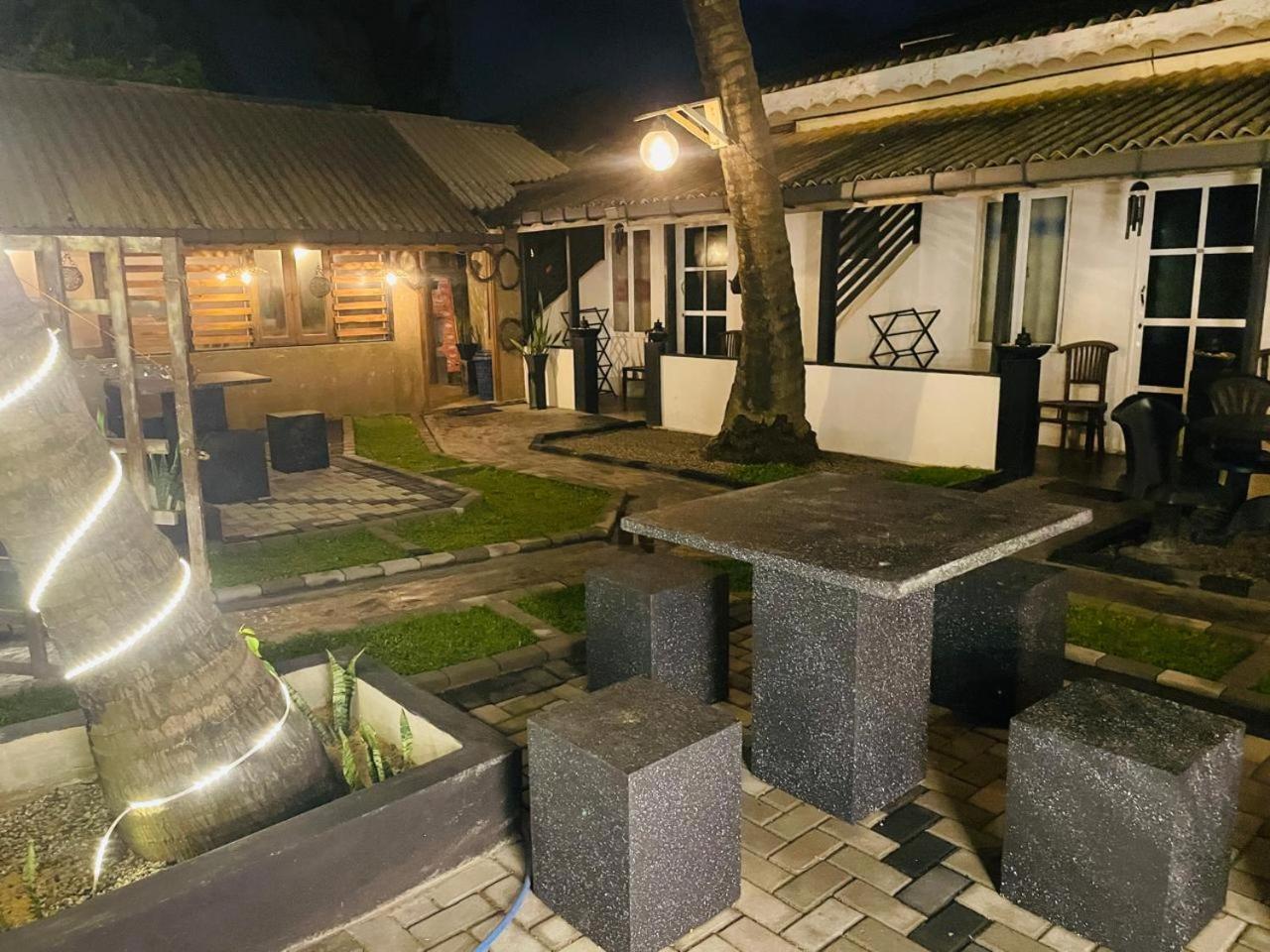Winston Sea Front Villa Νεγκόμπο Εξωτερικό φωτογραφία